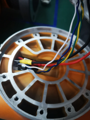 module25_upper_arm_center_wires_insert_02.png