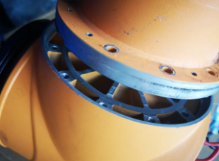 module25_upper_arm_center_wires_pullout_01.png